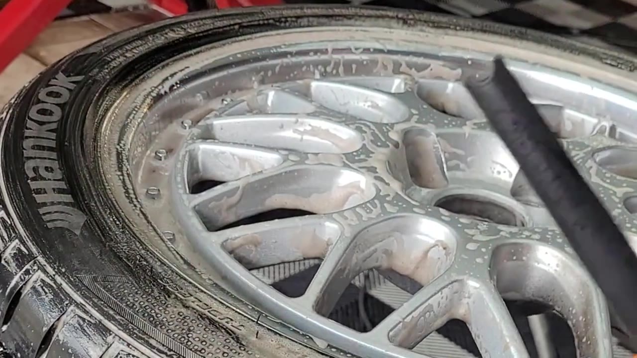 Detalhamento automotivo em andamento